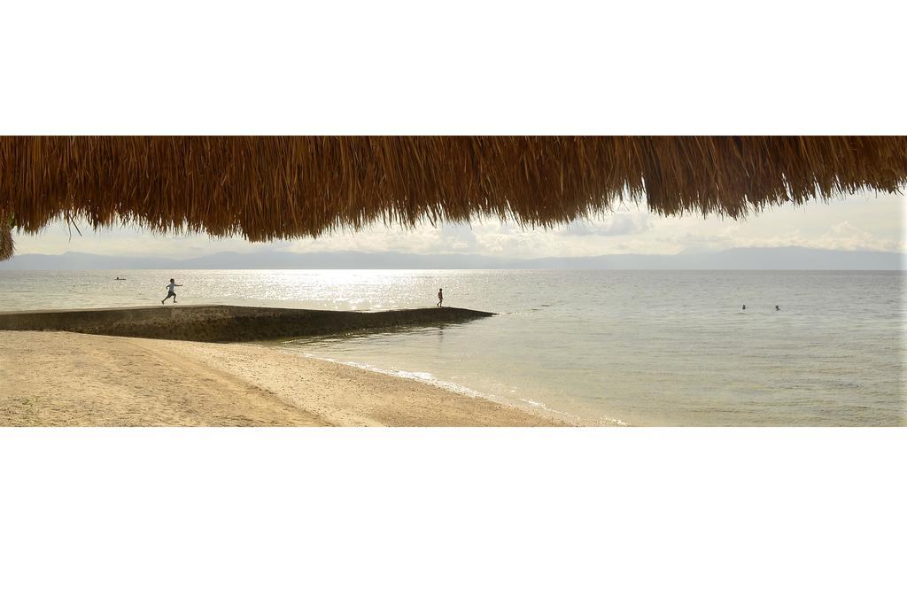 Allure Badian Beach Villa Exterior foto